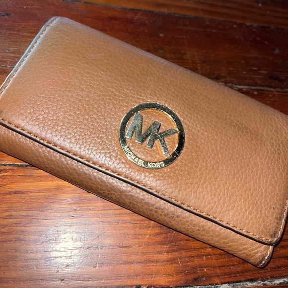 Michael Kors chestnut wallet w gold hardware (matching handbag in separate post) - Picture 1 of 3